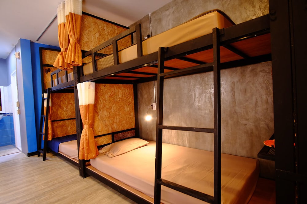 Nap Corner Hostel 11/18