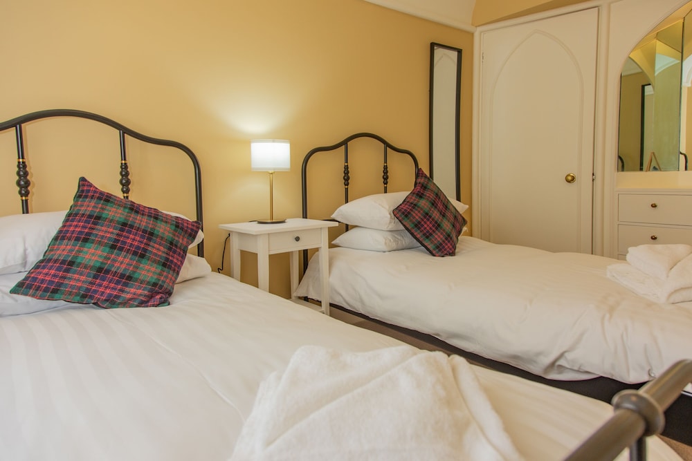 Armadale Castle 14/50