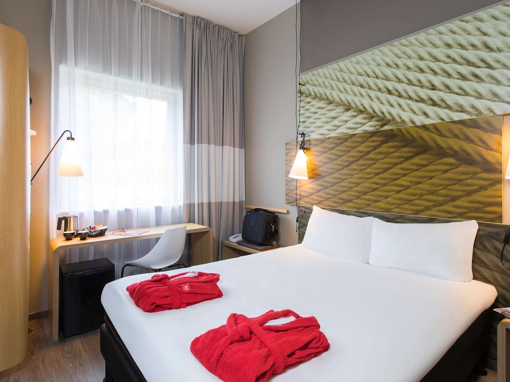 Ibis De Haan 12/45