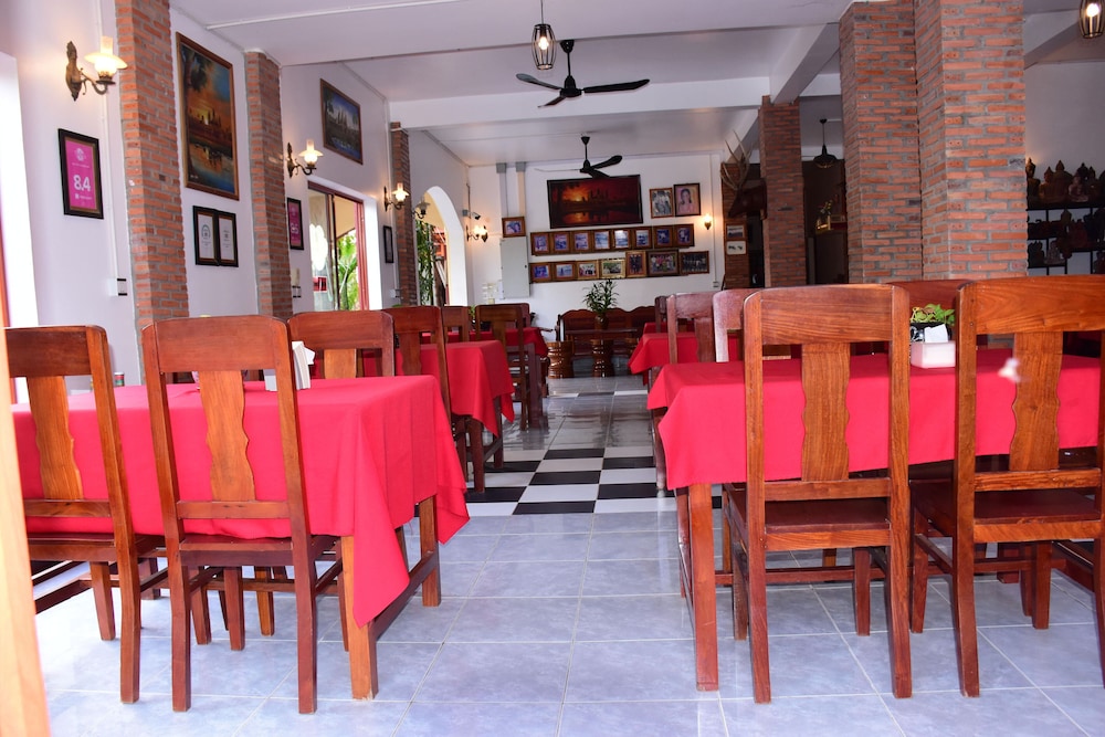 Bou Savy Guesthouse 55/68