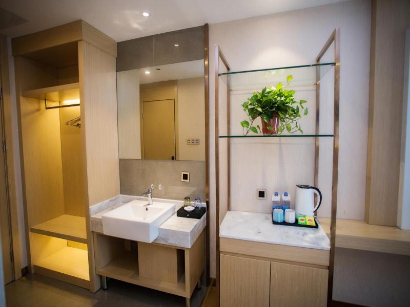 VX Heze Dingtao District Taoyi Road Hotel 39/41