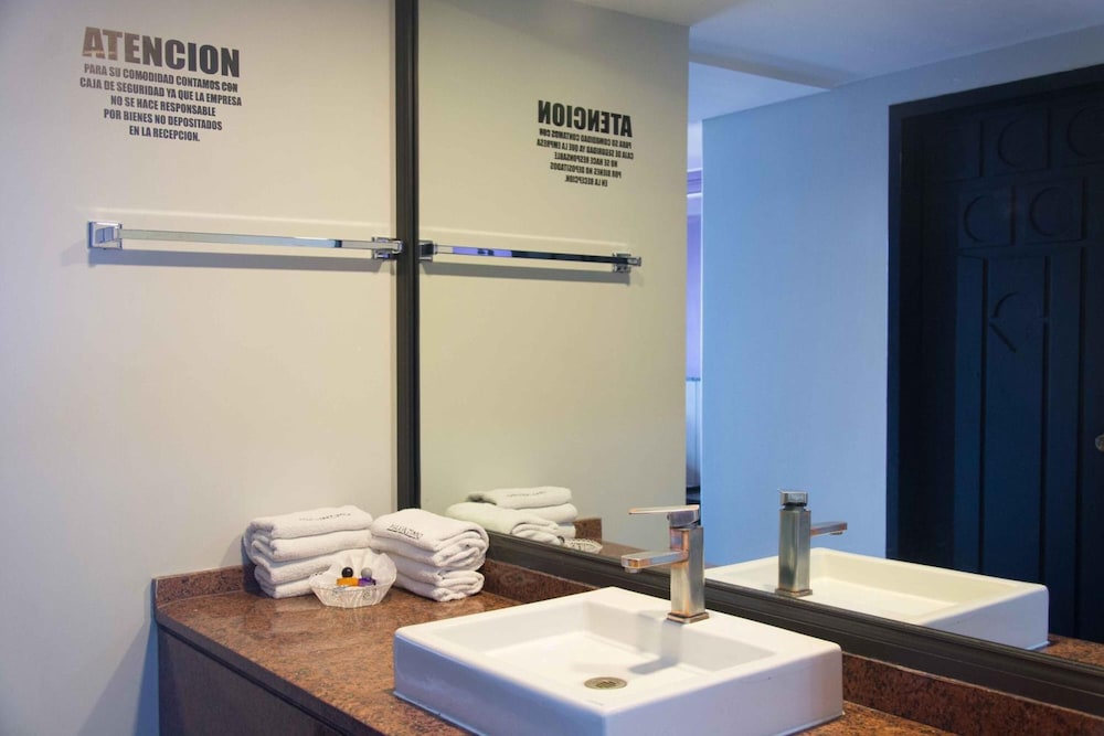 MAXINTIMO HOTEL 20/22