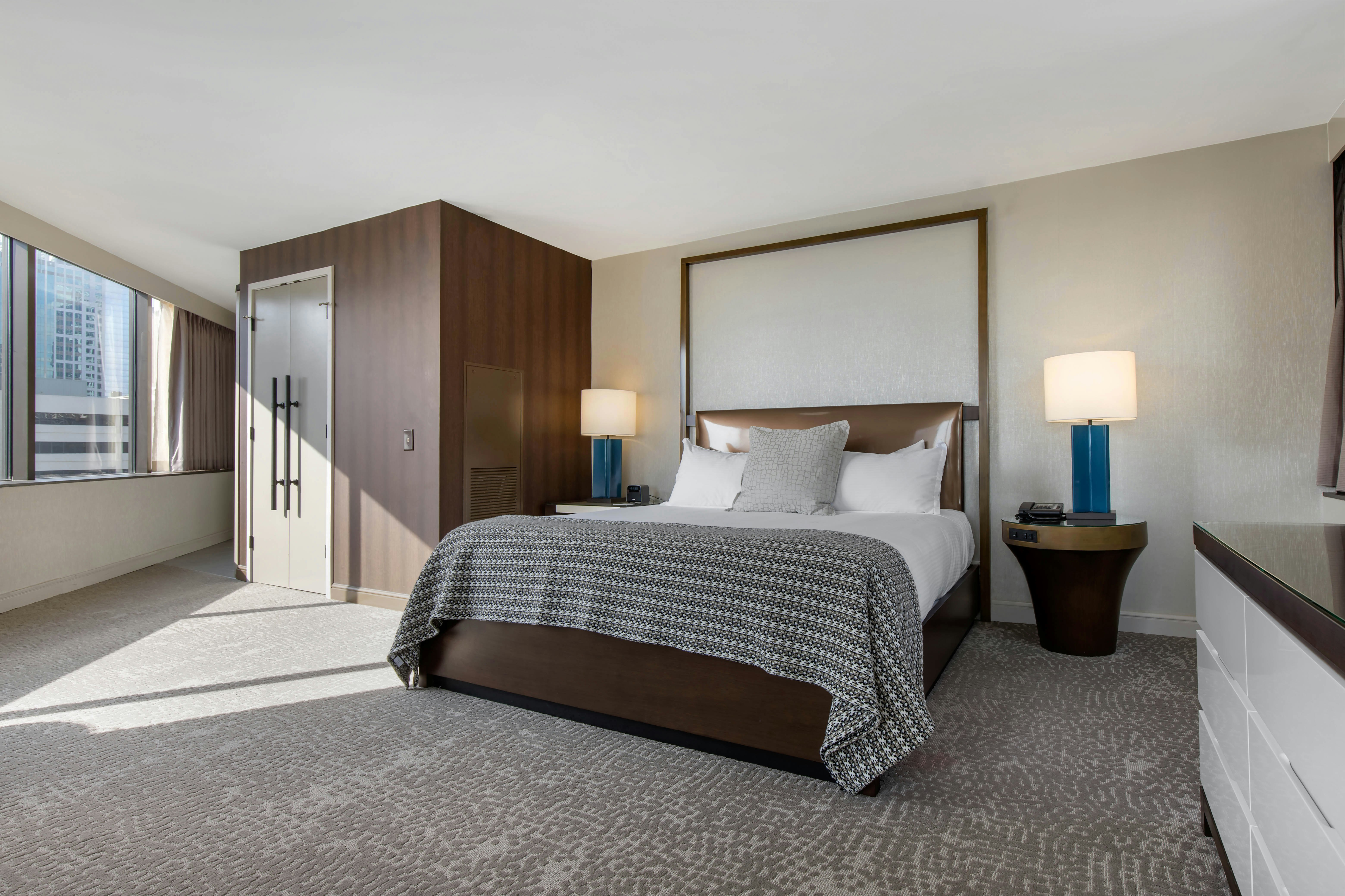 Omni Charlotte Hotel 20/70