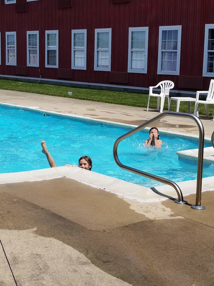 Nappanee Inn 3/31