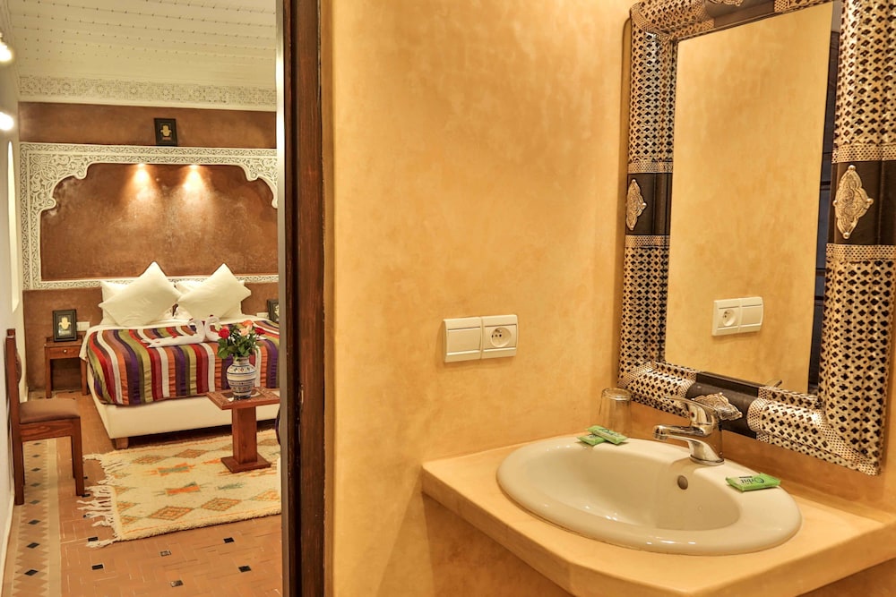 Riad Nakhla 38/62