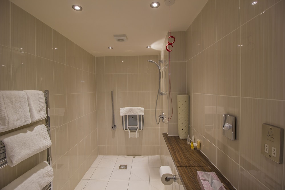 Best Western the Three Swans Hotel 30/69