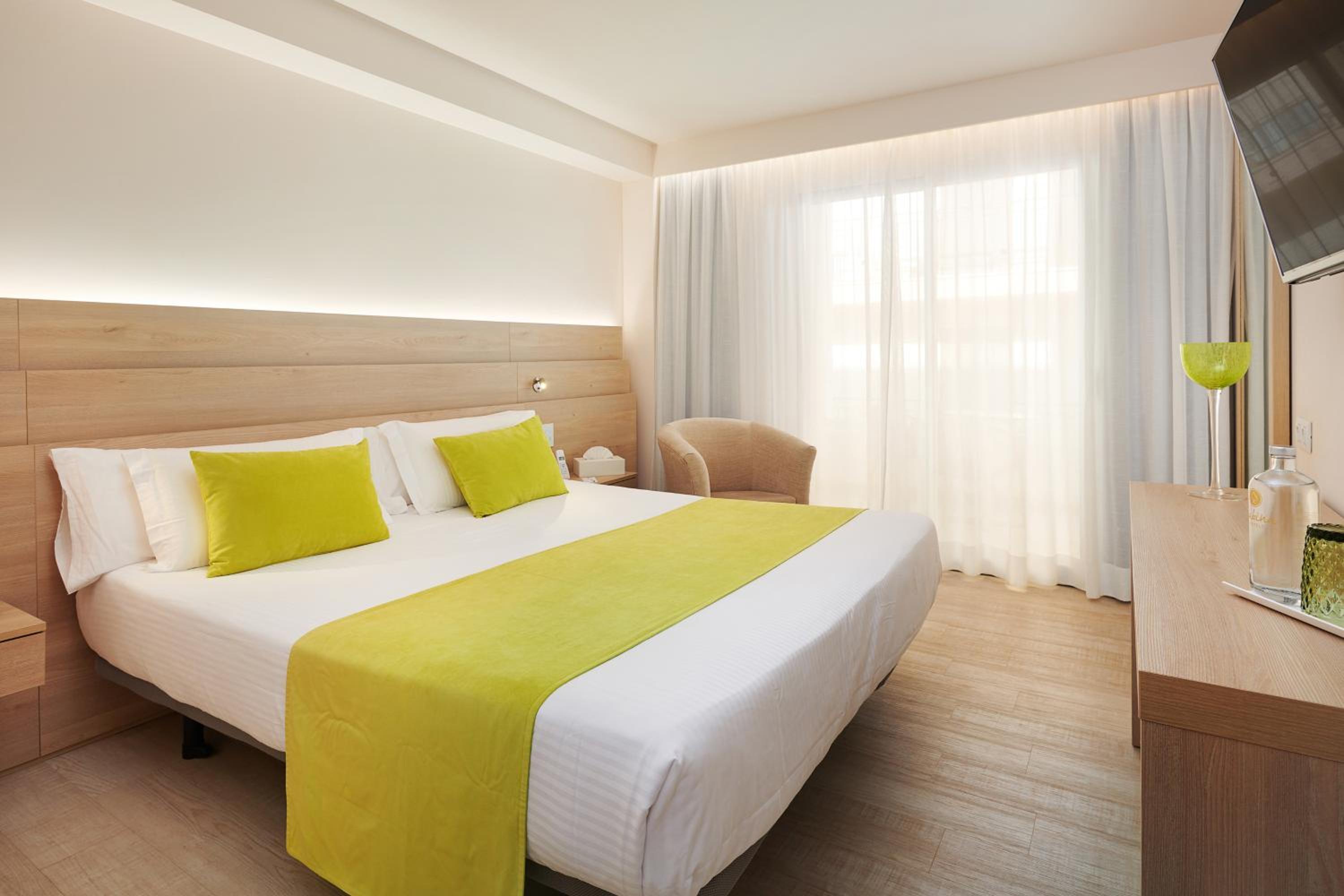Suite, Adult Only