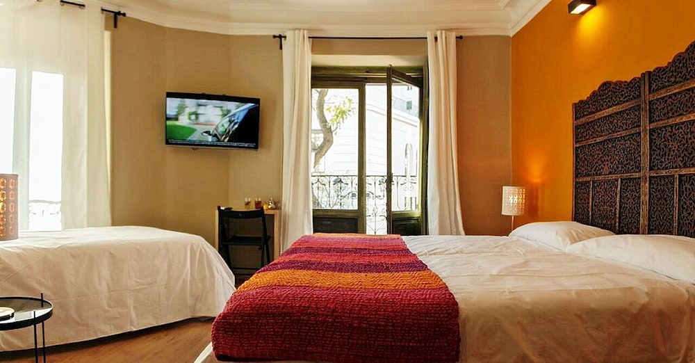 ABRACADABRA SUITES 16/54