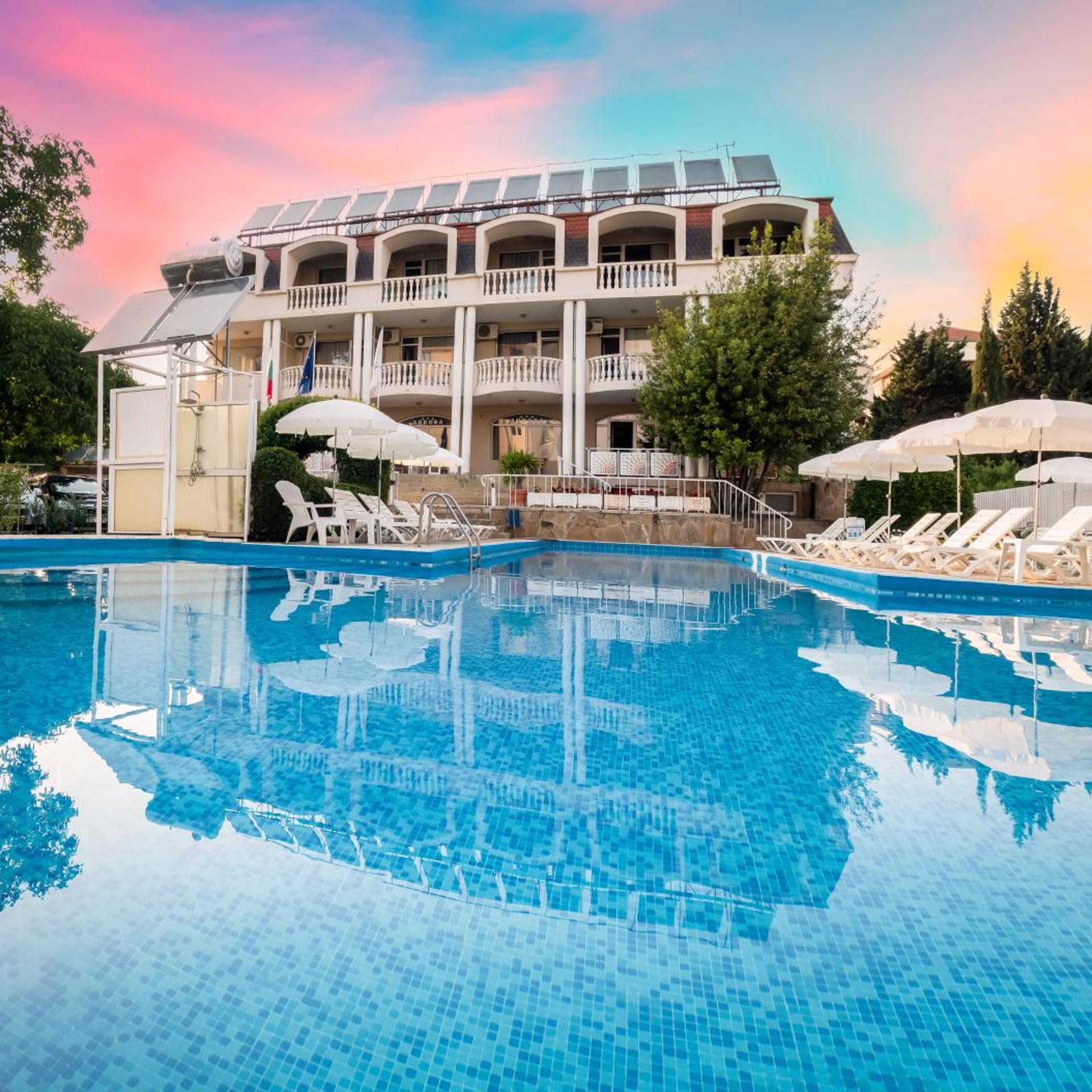 Villa Aurora 3/50