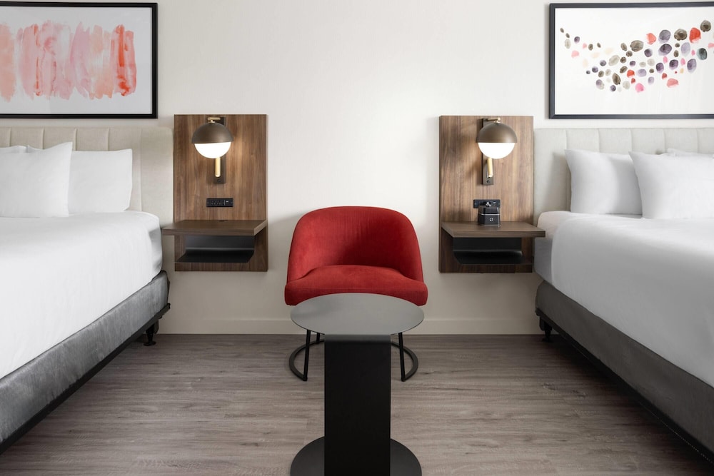 Hawthorn Extended Stay by Wyndham Alpine 33/49