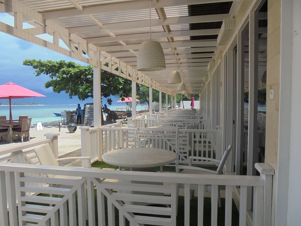 Meno Mojo Beach Resort 26/43