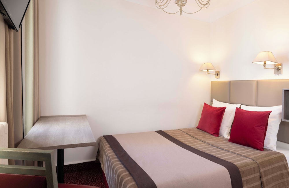 HOTEL SAINT PIERRE 12/50