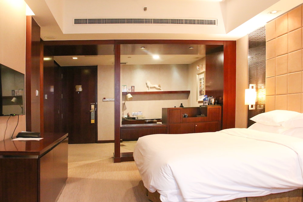 Crowne Plaza Yantai Seaview 17/82