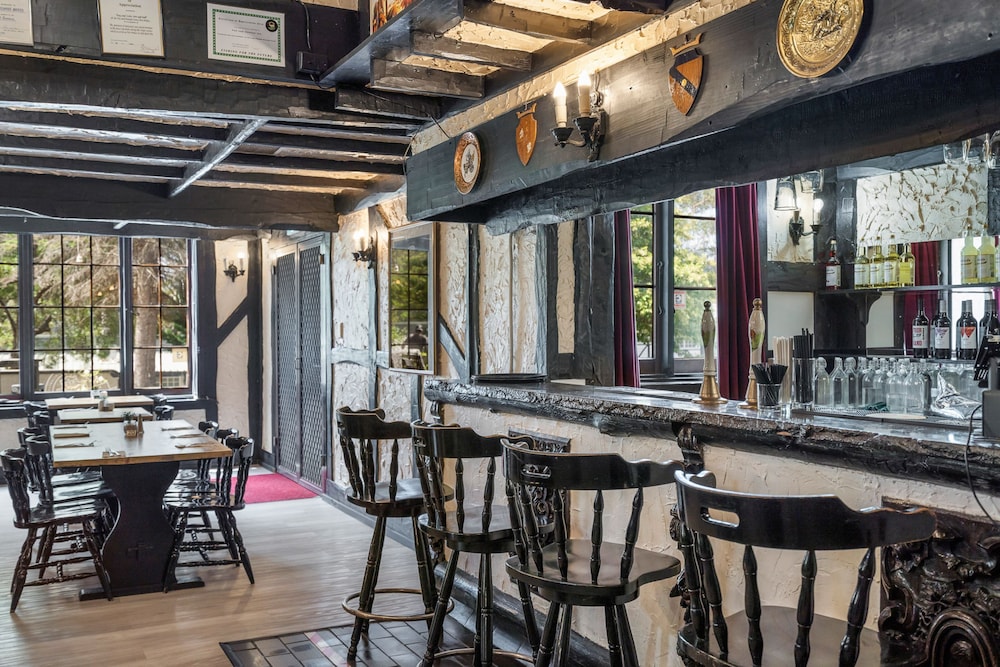 The Fox and Hounds Historic Hotel 34/61