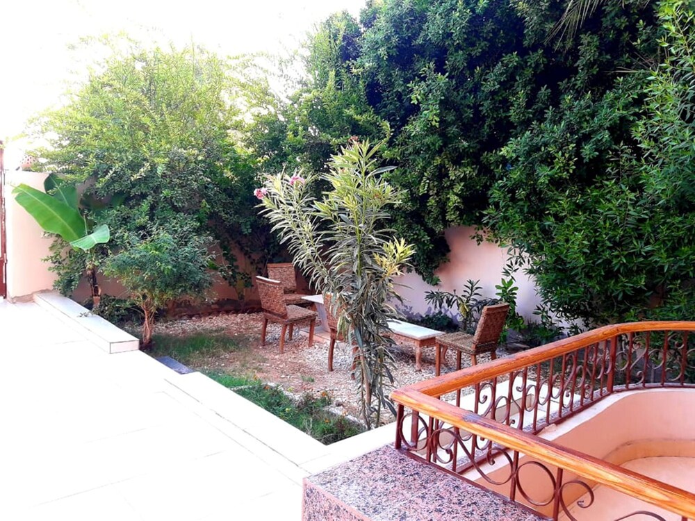 Luxor Plaza House 32/37
