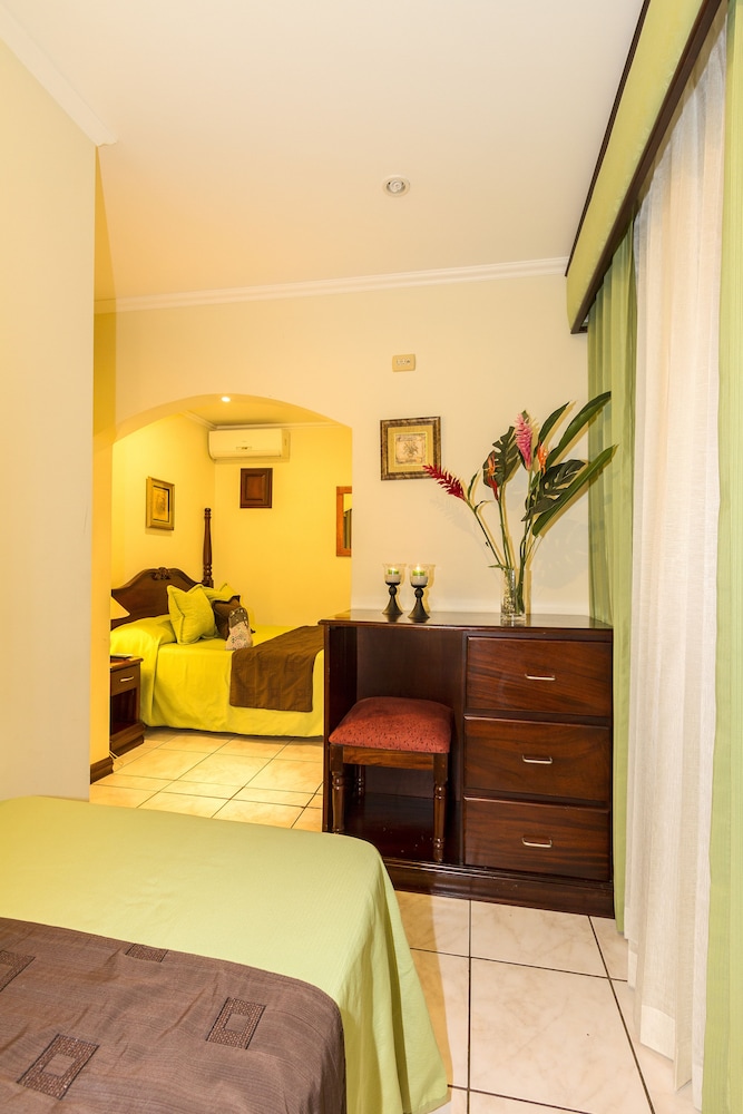 Hotel Iguana Verde 7/34