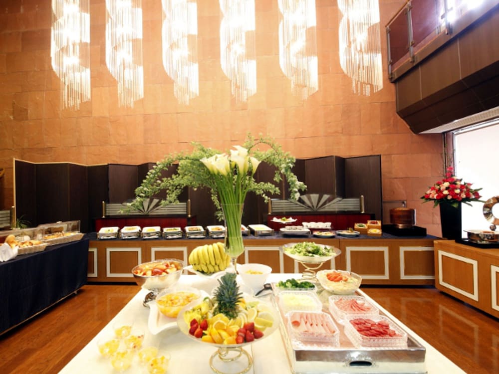 restaurant cafeteria