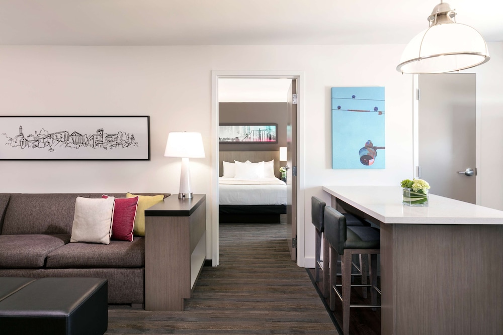 Hyatt House Charleston/Historic District 28/57