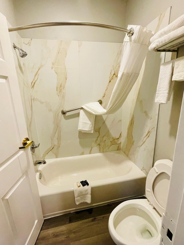 Americas Best Value Inn La Porte 41/46