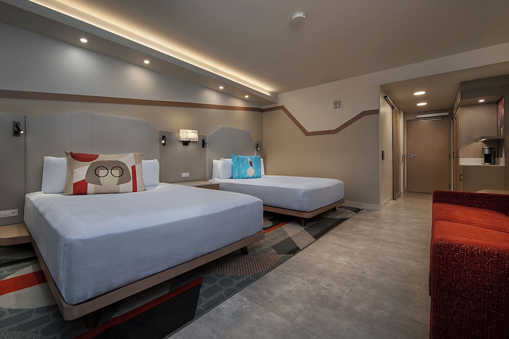 Disneys Contemporary Resort 15/50
