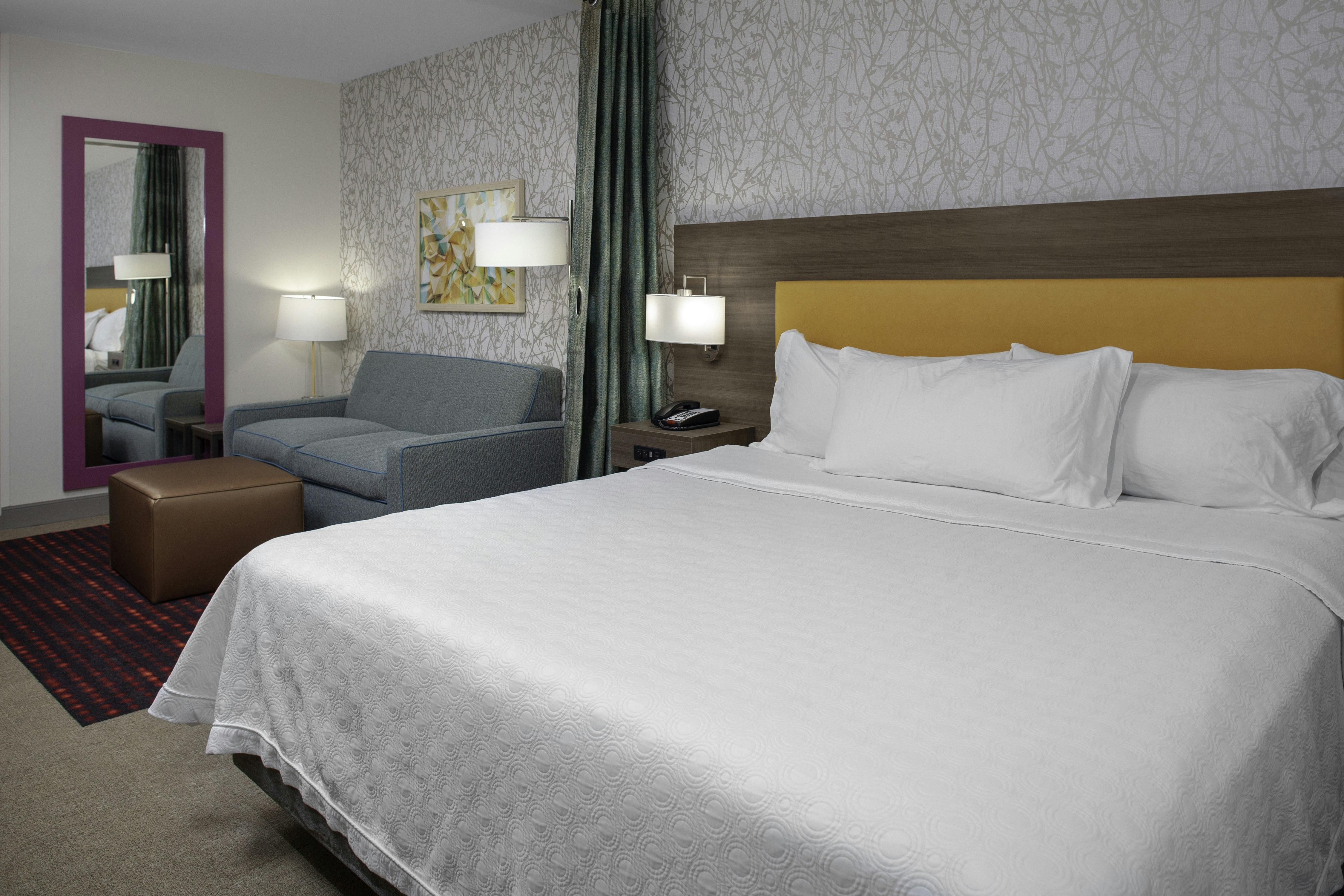 Suite, King Bed, Accessible