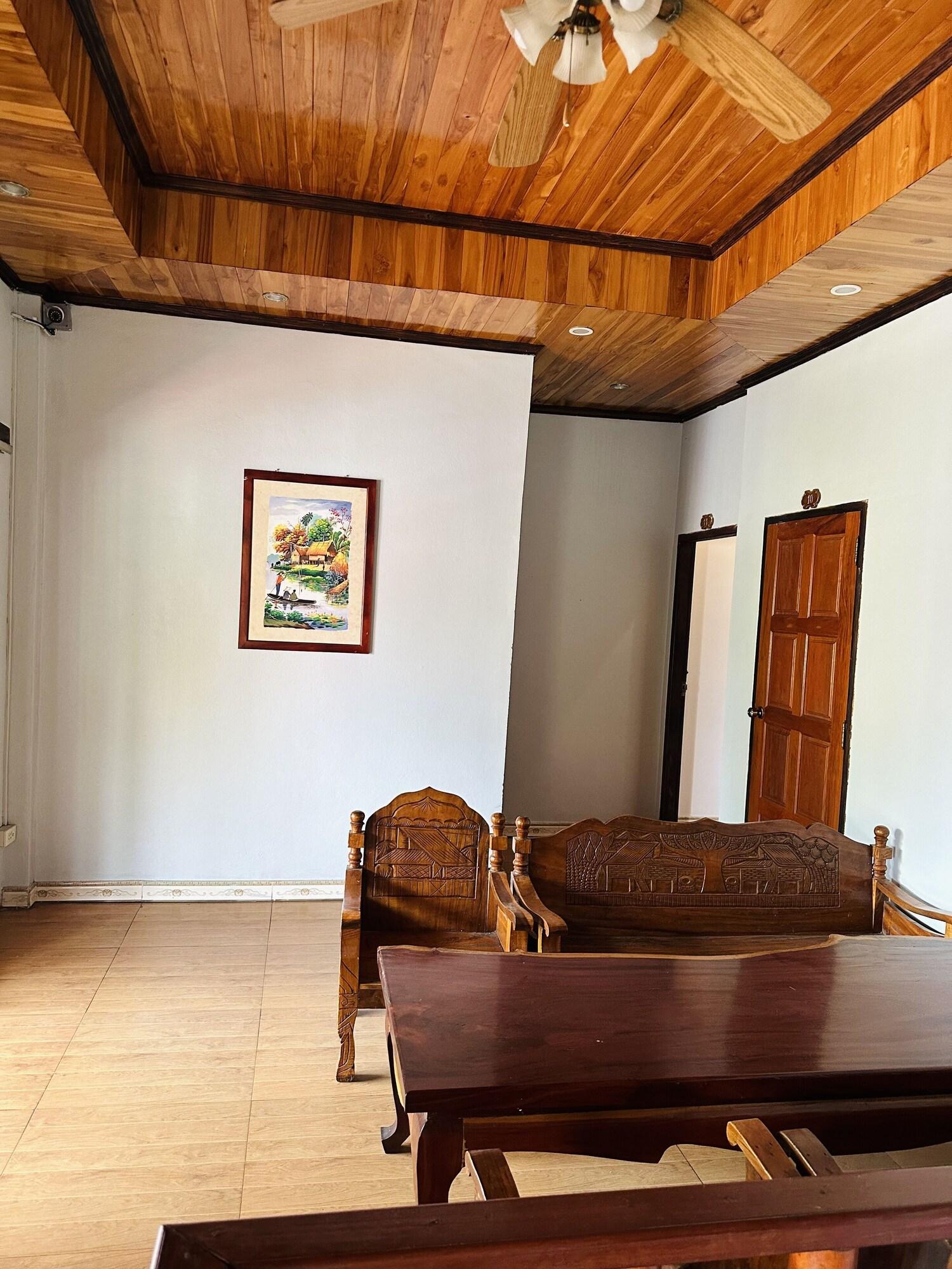 Singharat Guest House 45/51