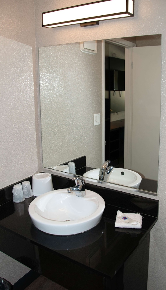 Motel6 Carson City, NV 54/66