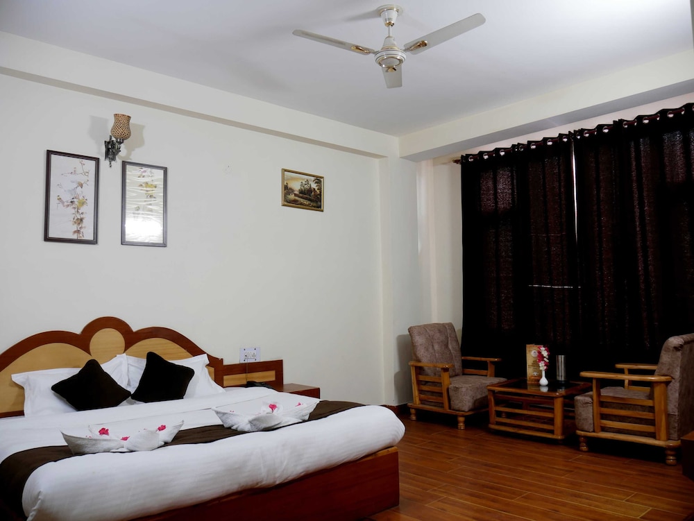 NEW AMBIKA INTERNATIONAL 18/53