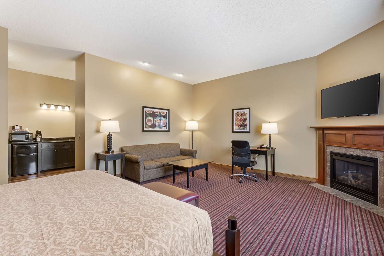 Room, King Bed, Sofa, Jetted Tub, Kitchen