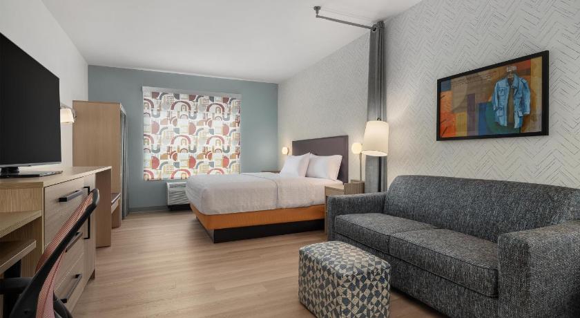 Home2 Suites by Hilton Burlington, NJ 12/36