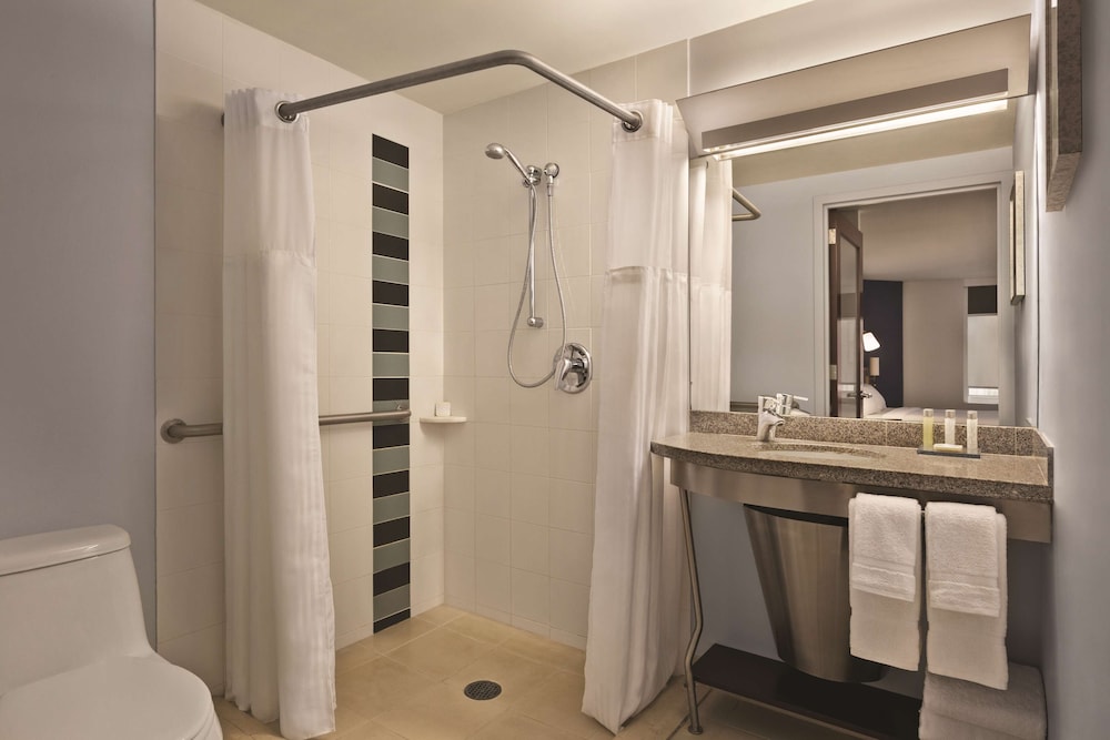 DoubleTree by Hilton New York Midtown Fifth Ave 4/61