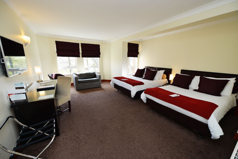 Glynhill Hotel 40/49