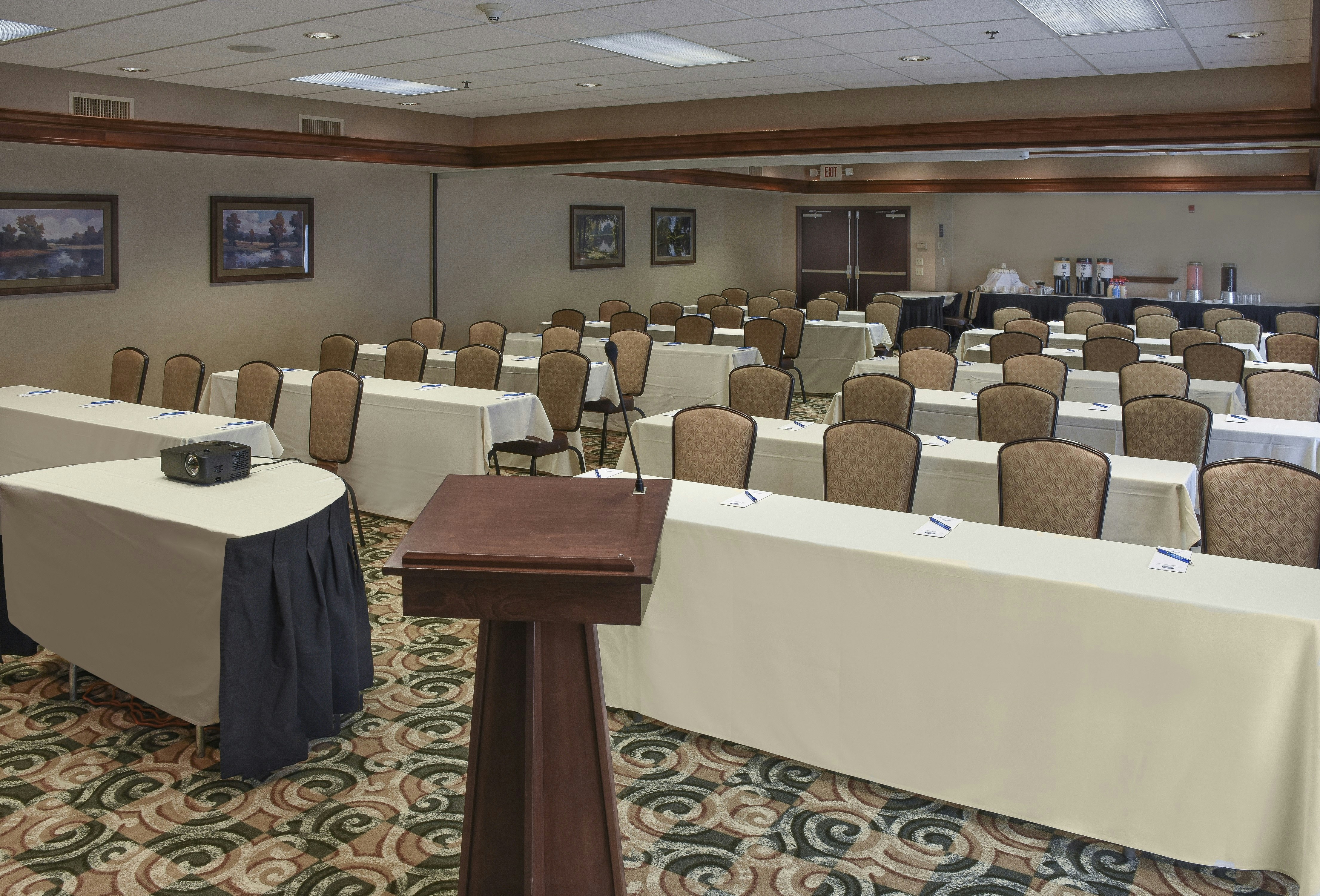 Hampton Inn & Suites Youngstown - Canfield 35/39