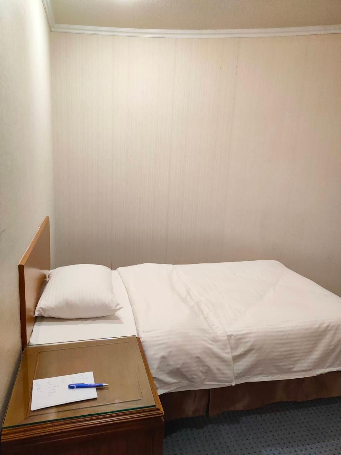 Champion Hotel 33/50
