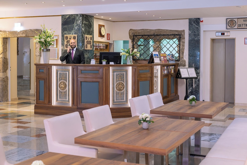 Hotel Royal 38/52