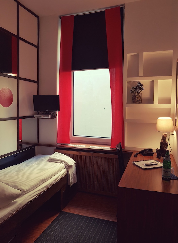 ART-HOTEL CHARLOTTENBURGER HOF 40/50