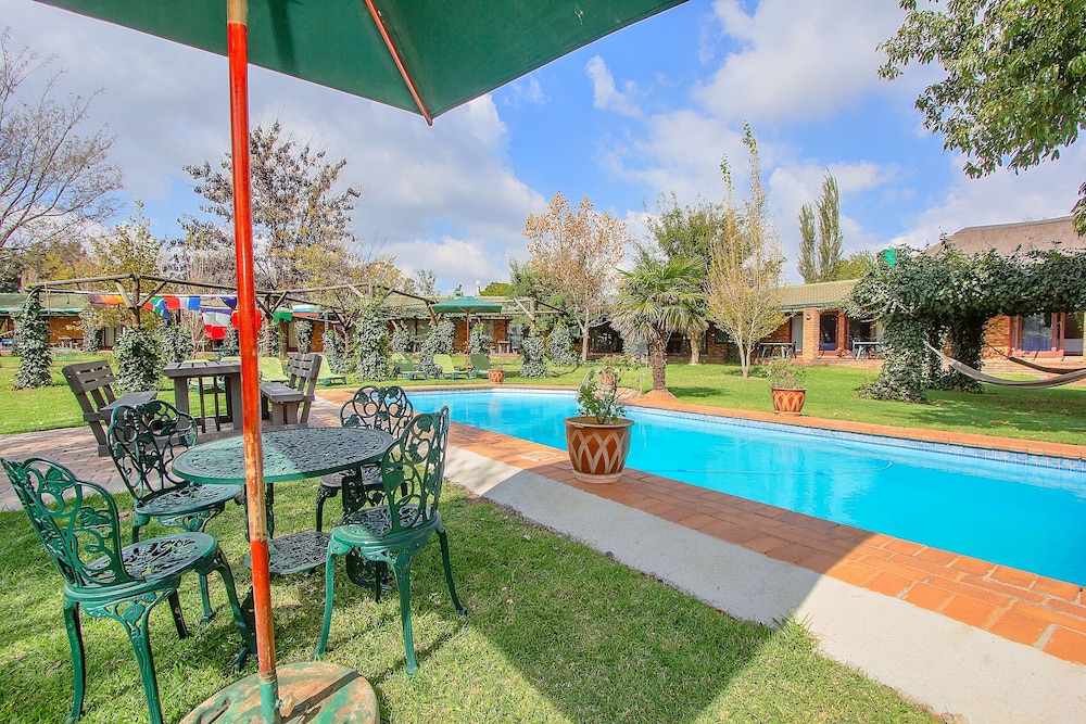 Airport Game Lodge 72/81