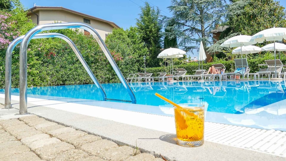 Dogana Hotel 63/65