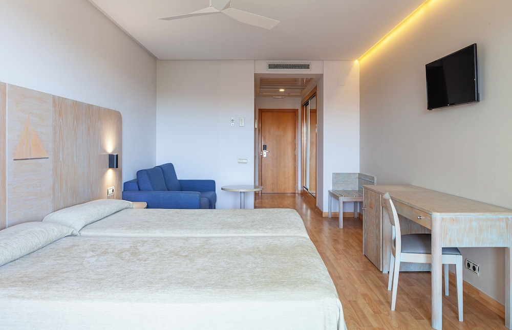 Room, Single, Double or Twin Bed, Street View