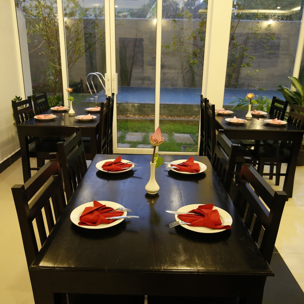 Holy Angkor Hotel 56/65