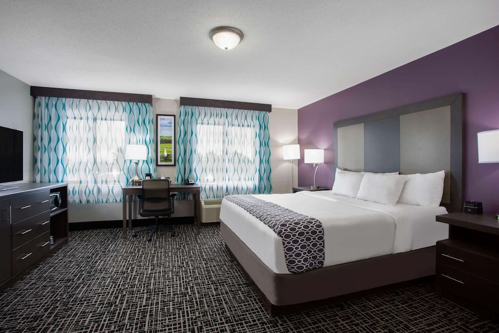 La Quinta Inn & Suites by Wyndham Roanoke Salem 20/58
