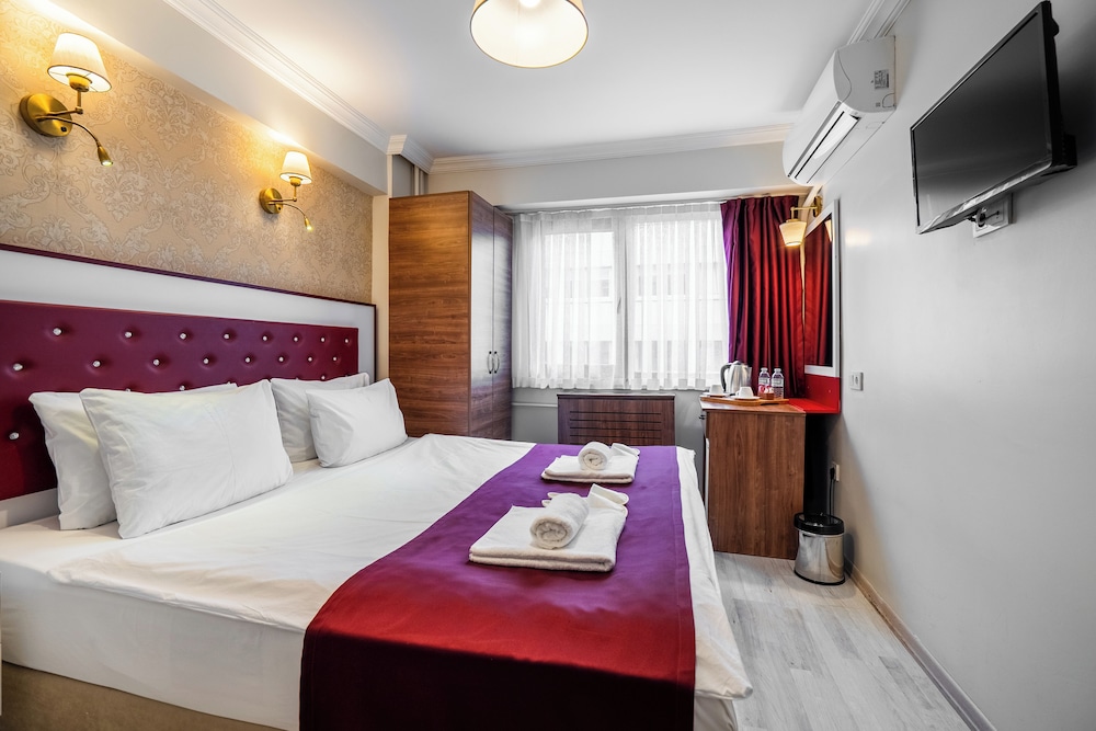 Cihangir Palace Hotel 41/69