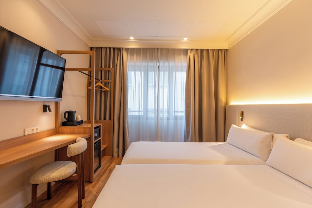 غرفة قياسية بسرير مزدوج، Petit Palace Cliper Gran Via 2/10