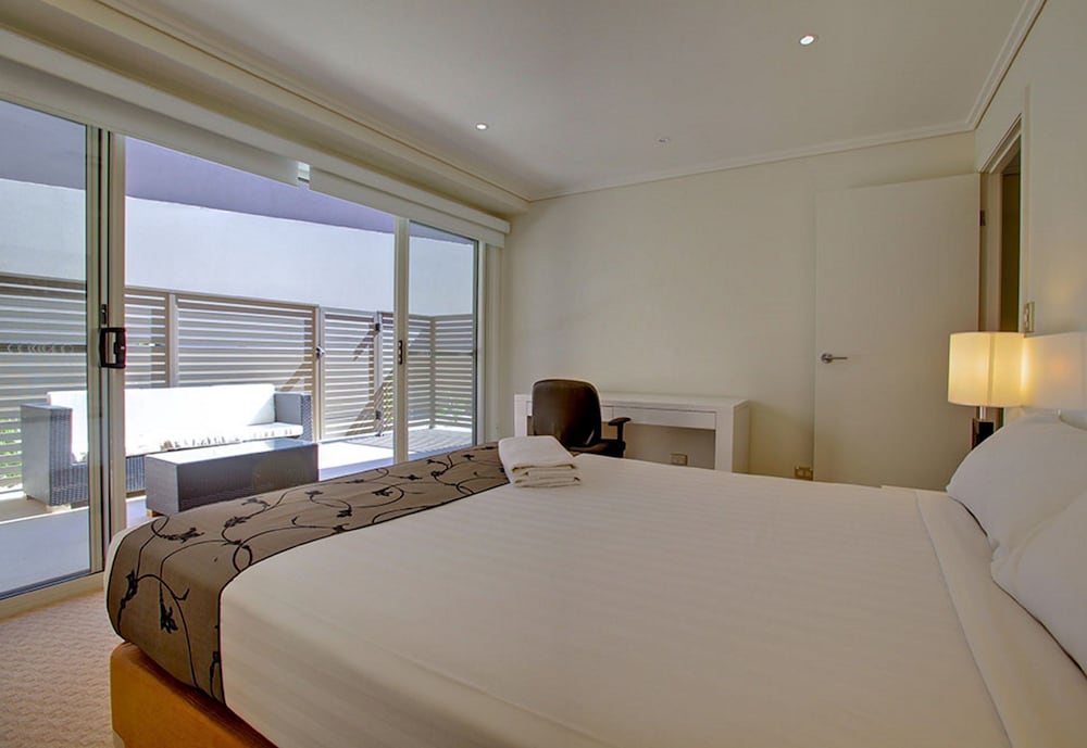 Opal Cove Resort 10/72