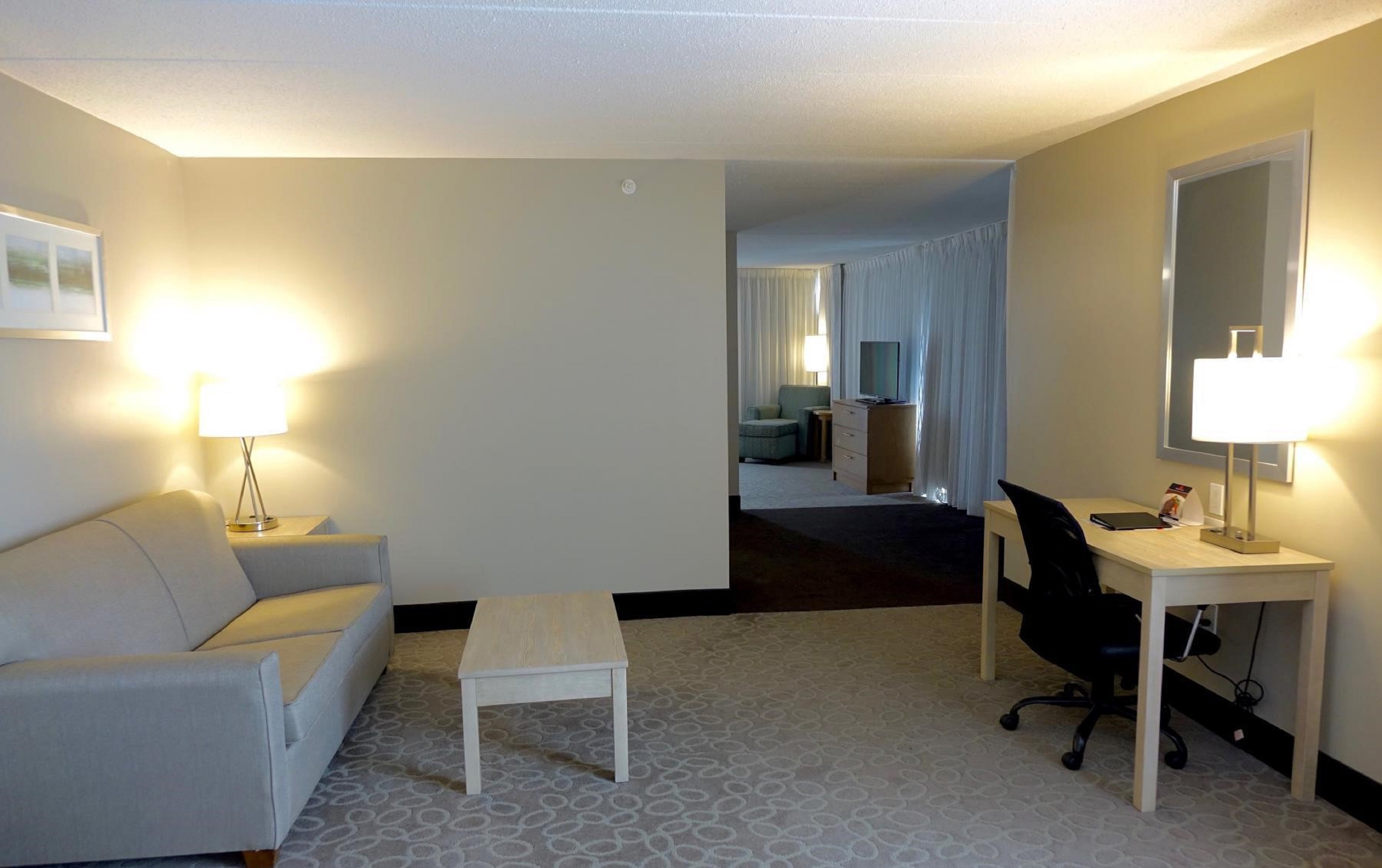 Holiday Inn Express Suites Oshawa Downtown Toronto Area 36/56