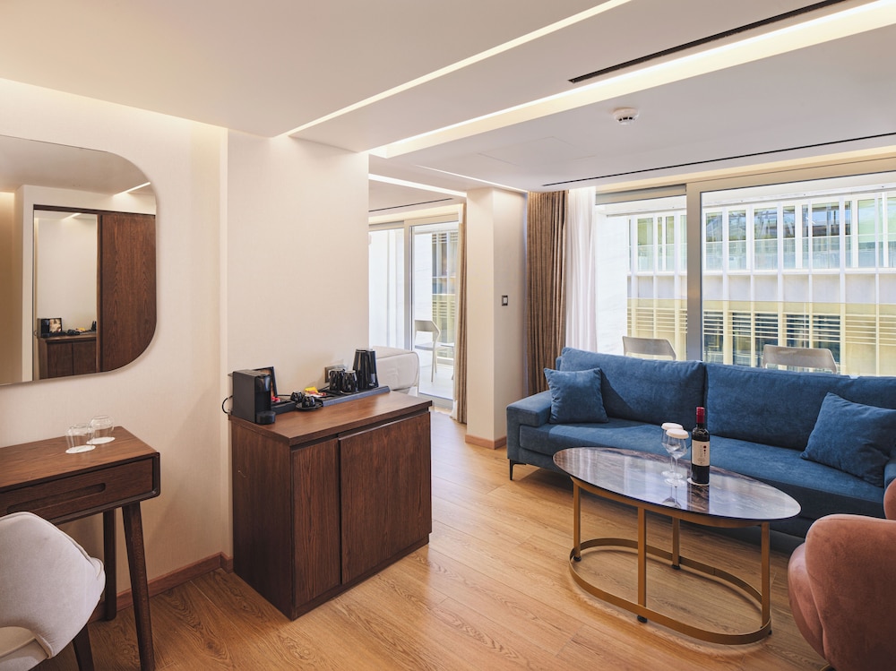 Leonardo Hotel Athens City Center 40/58