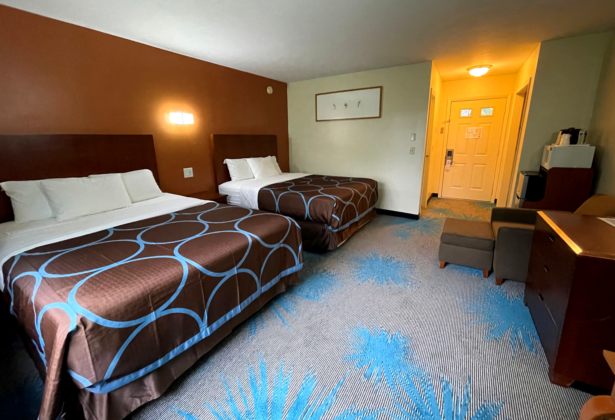 Red Carpet Inn Suites 4/23