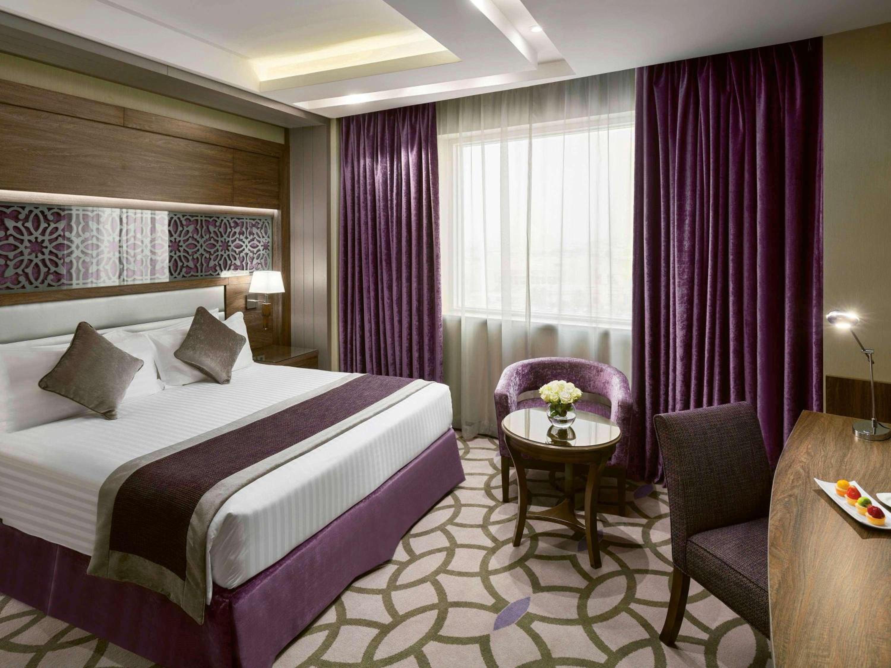 Diplomat, Suite