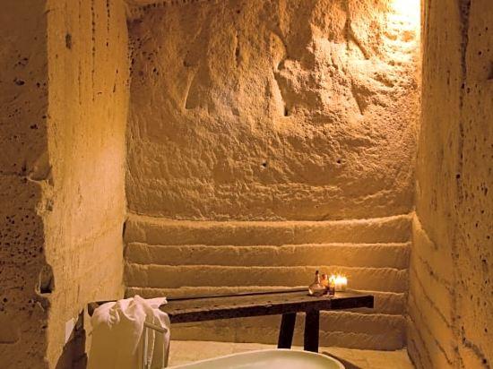 Cave, Executive, Suite