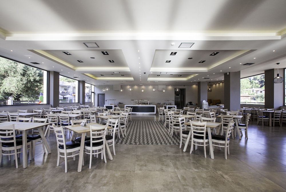 Simeon Hotel 42/49